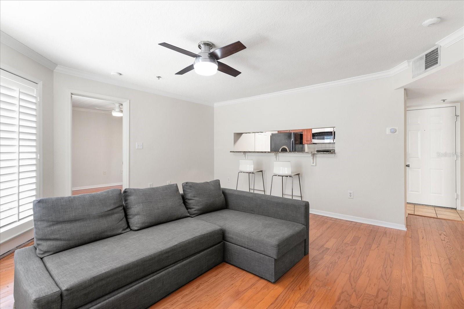 Image 12 of 26 For 1000 Horatio Street 215