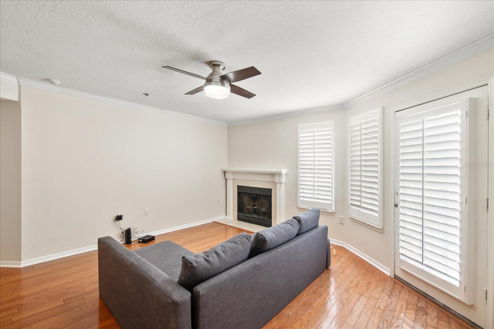 Image 14 of 26 For 1000 Horatio Street 215