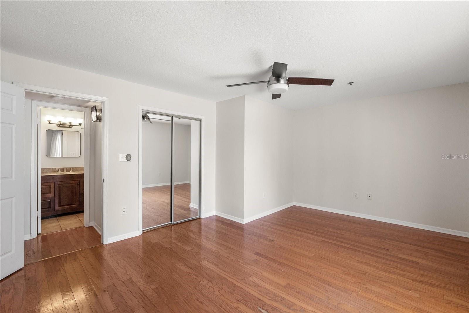 Image 22 of 26 For 1000 Horatio Street 215