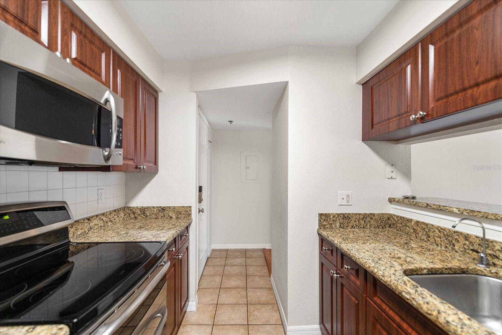 Image 7 of 26 For 1000 Horatio Street 215