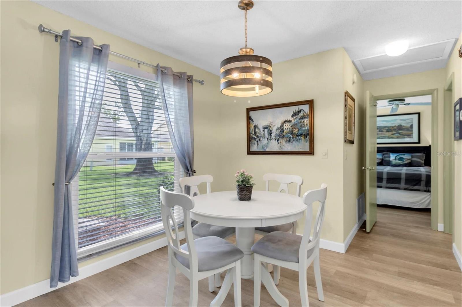 Image 11 of 40 For 2828 Sherbrooke Lane C