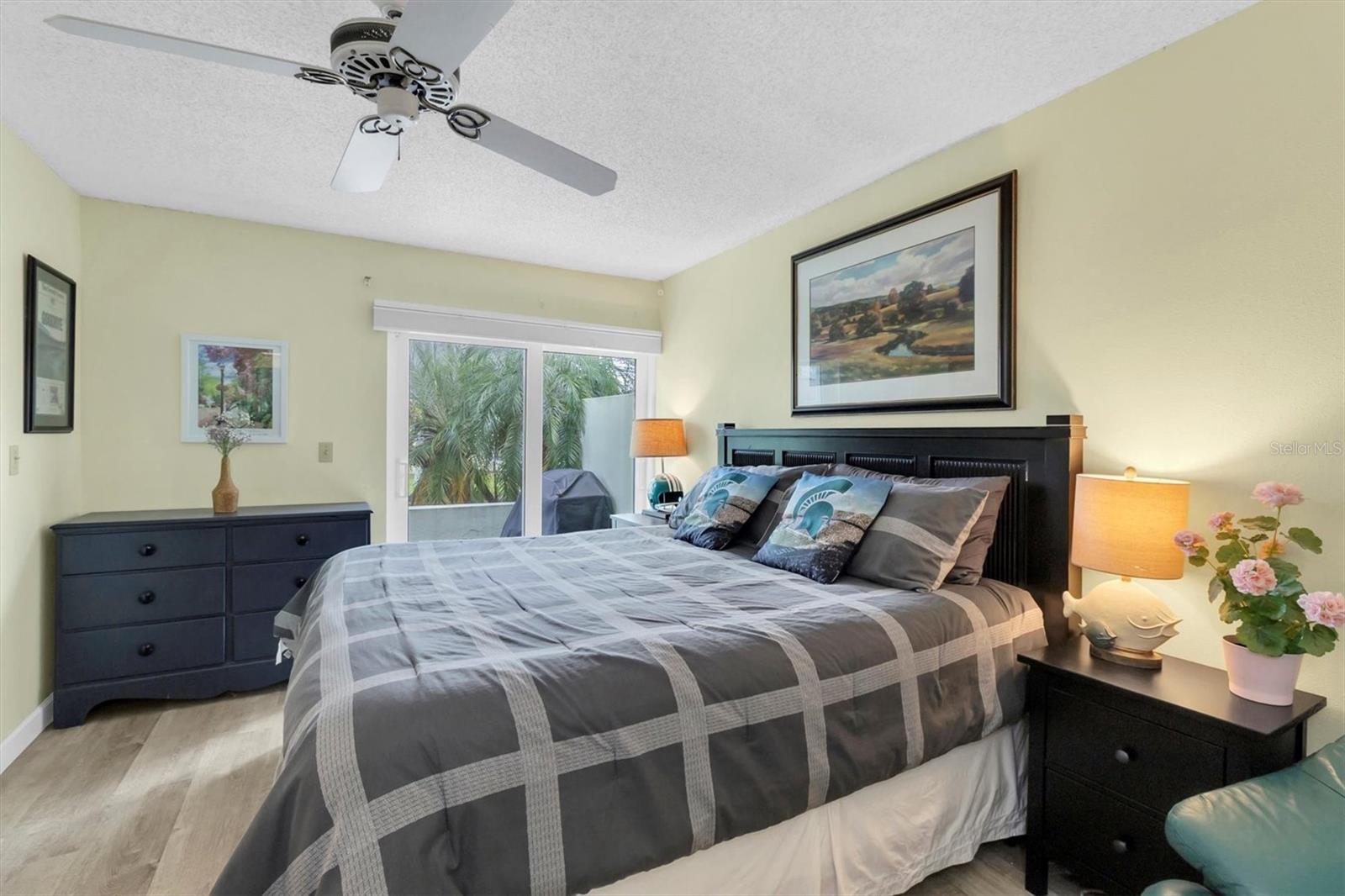Image 12 of 40 For 2828 Sherbrooke Lane C