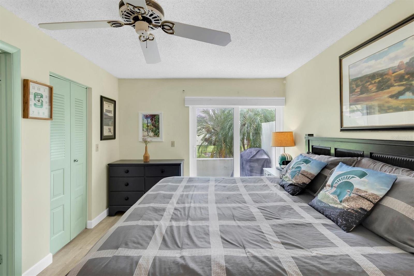 Image 14 of 40 For 2828 Sherbrooke Lane C