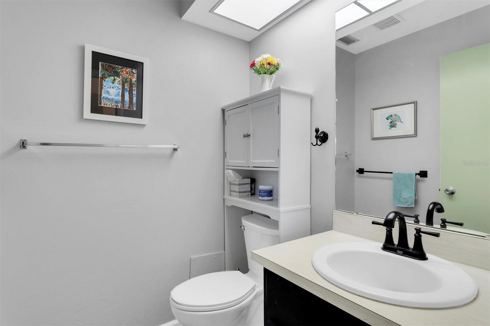Image 15 of 40 For 2828 Sherbrooke Lane C