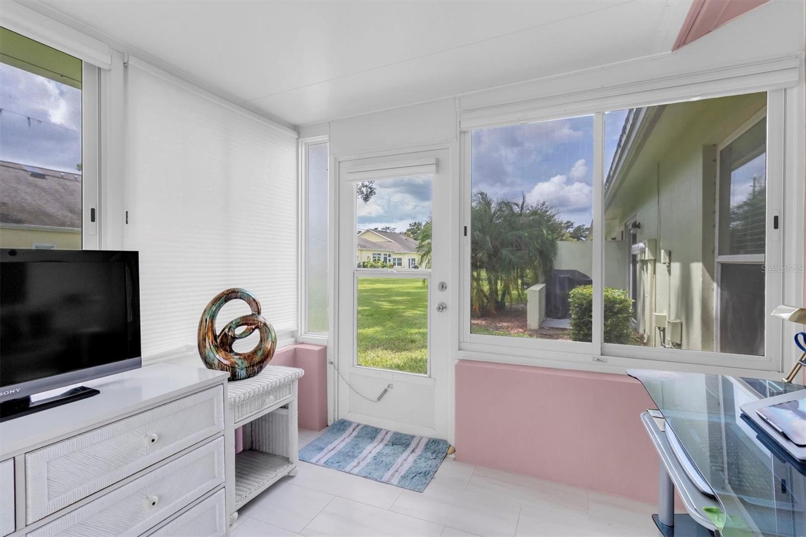 Image 17 of 40 For 2828 Sherbrooke Lane C