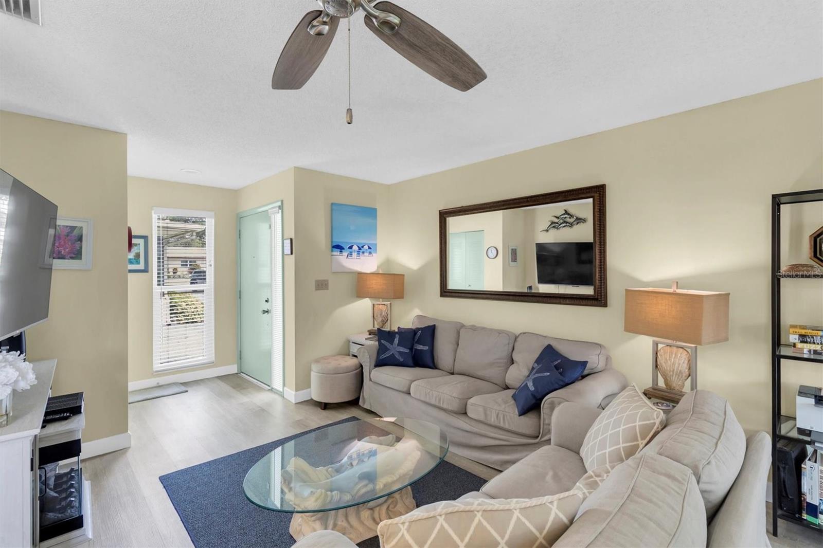 Image 6 of 40 For 2828 Sherbrooke Lane C
