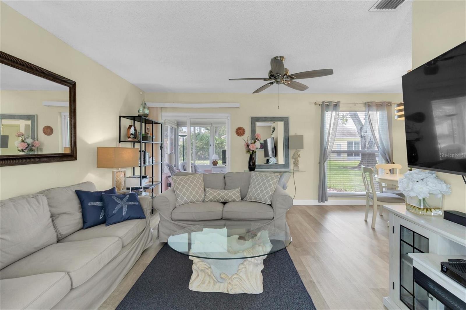 Image 7 of 40 For 2828 Sherbrooke Lane C