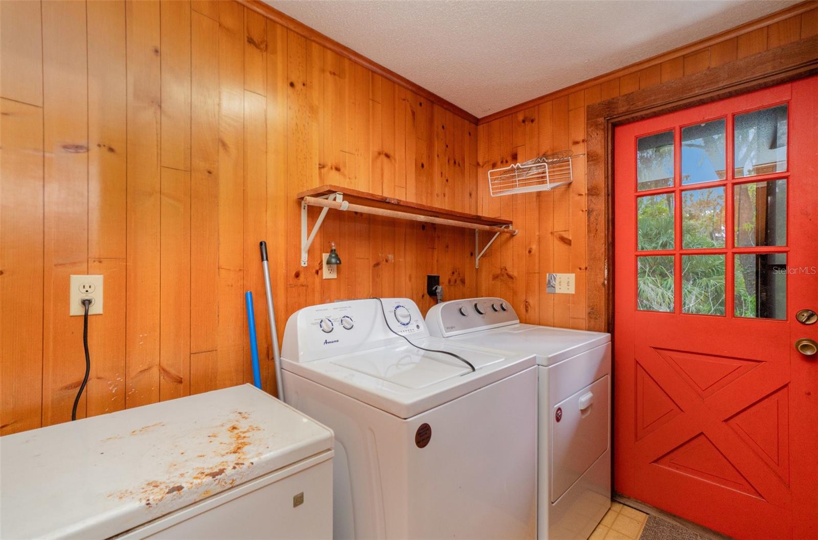 Image 13 of 29 For 6836 Pinetree Lane E