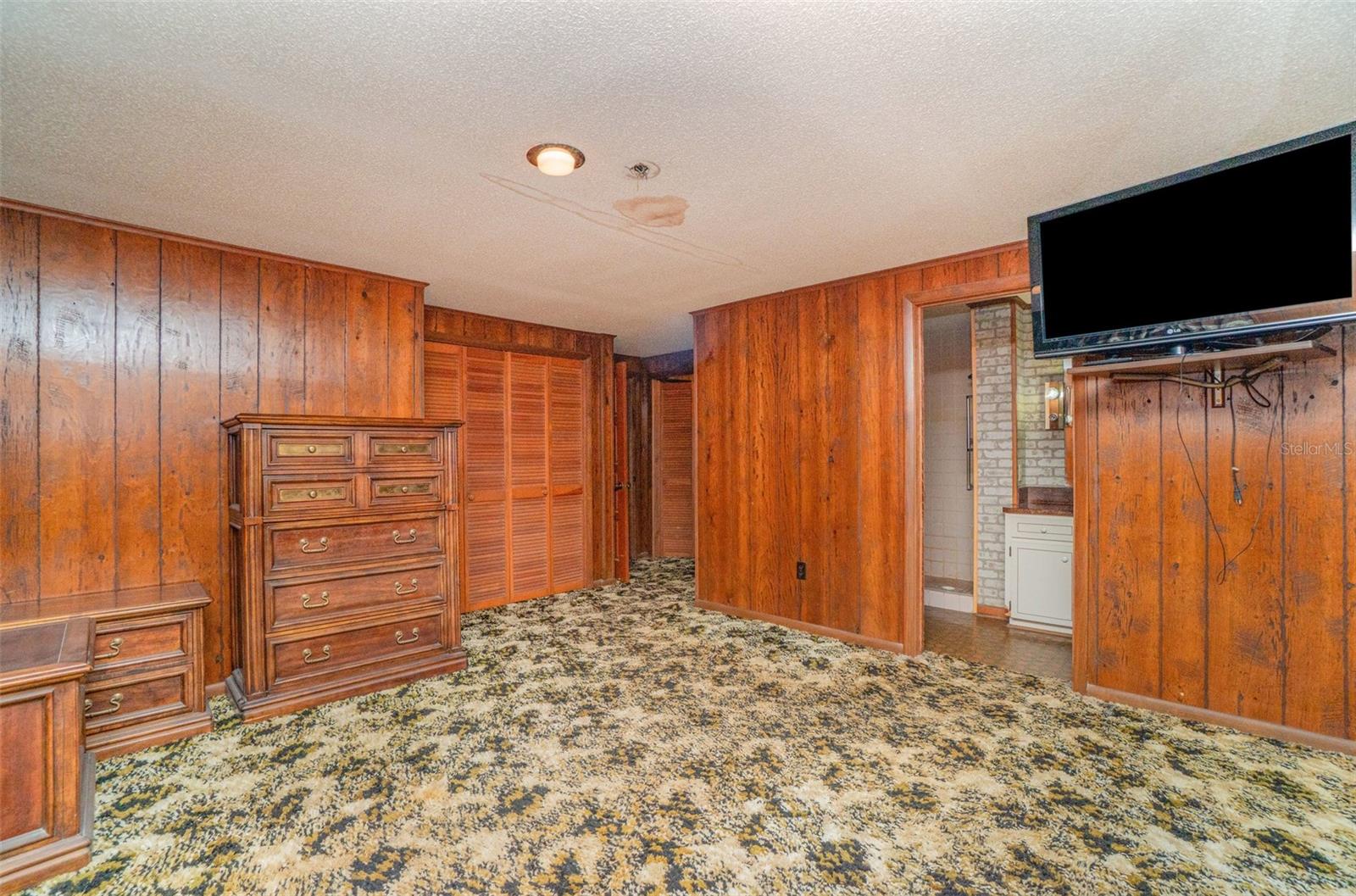 Image 15 of 29 For 6836 Pinetree Lane E