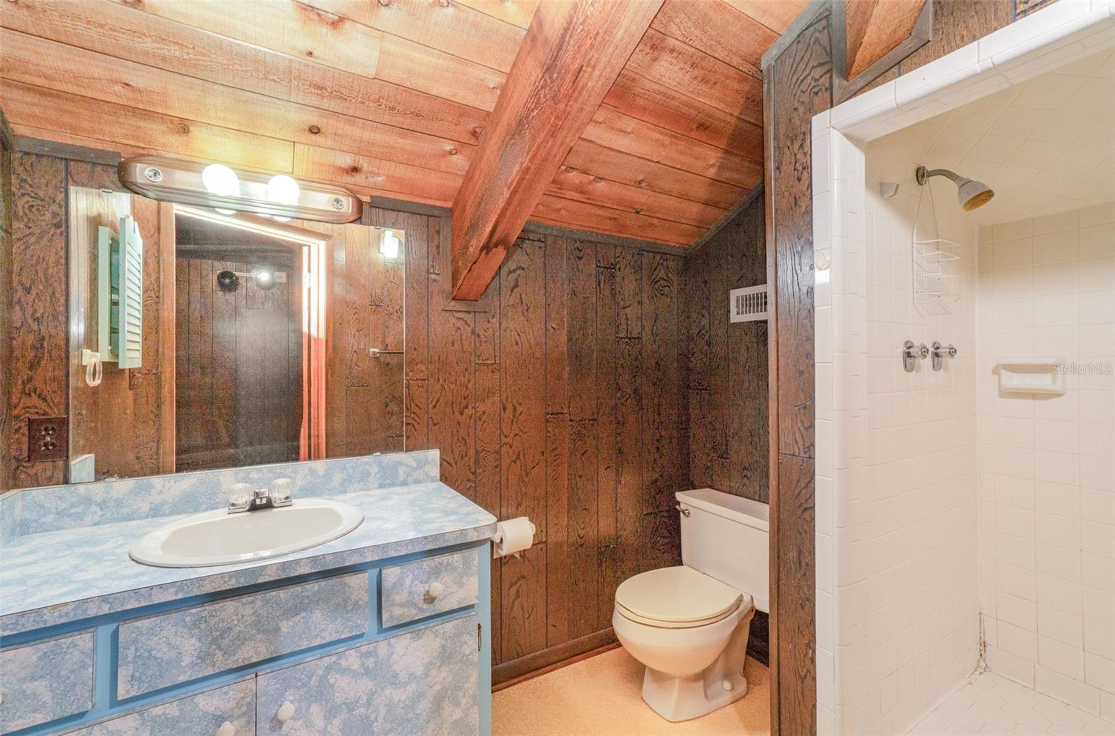 Image 22 of 29 For 6836 Pinetree Lane E