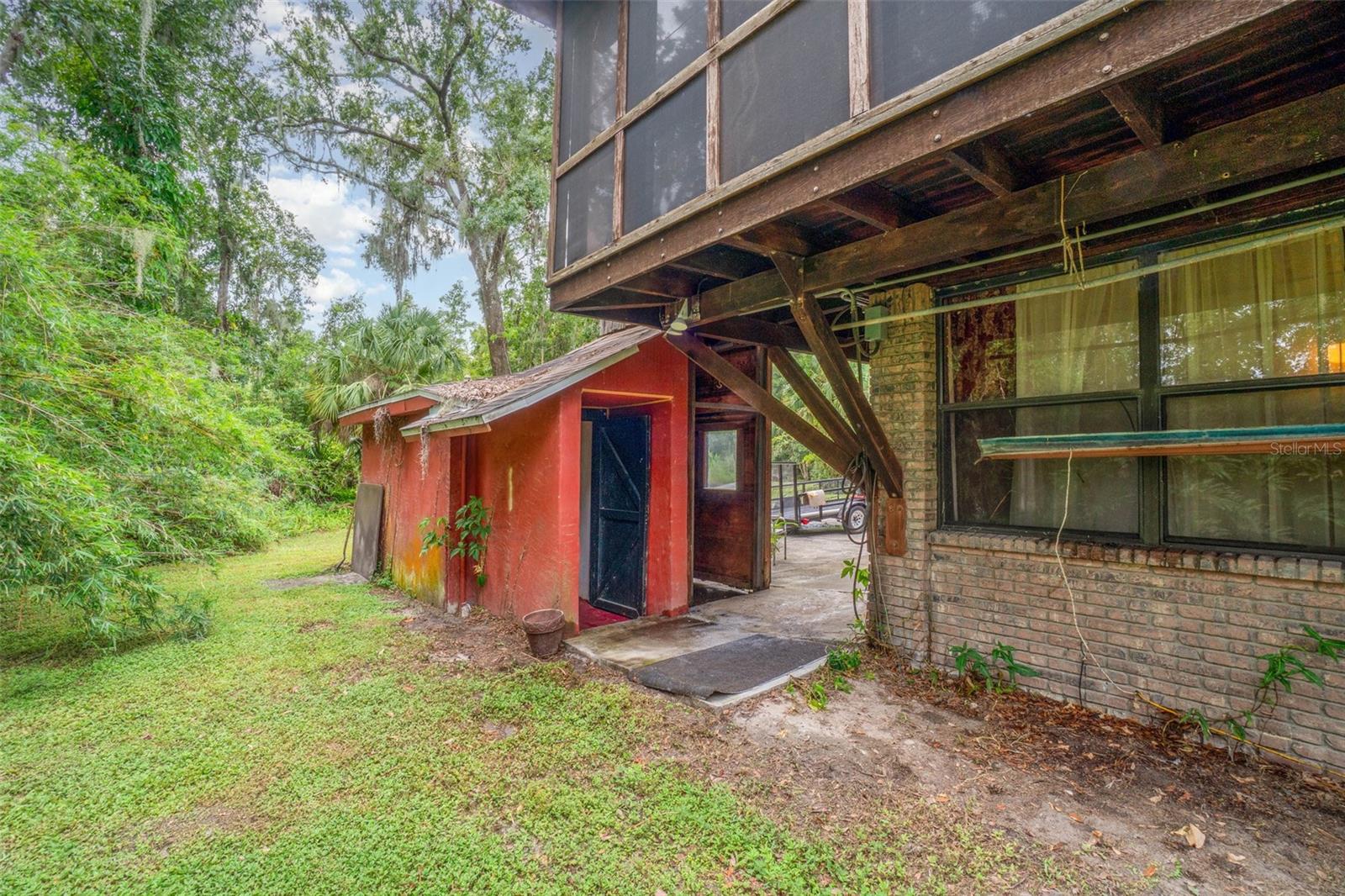 Image 25 of 29 For 6836 Pinetree Lane E