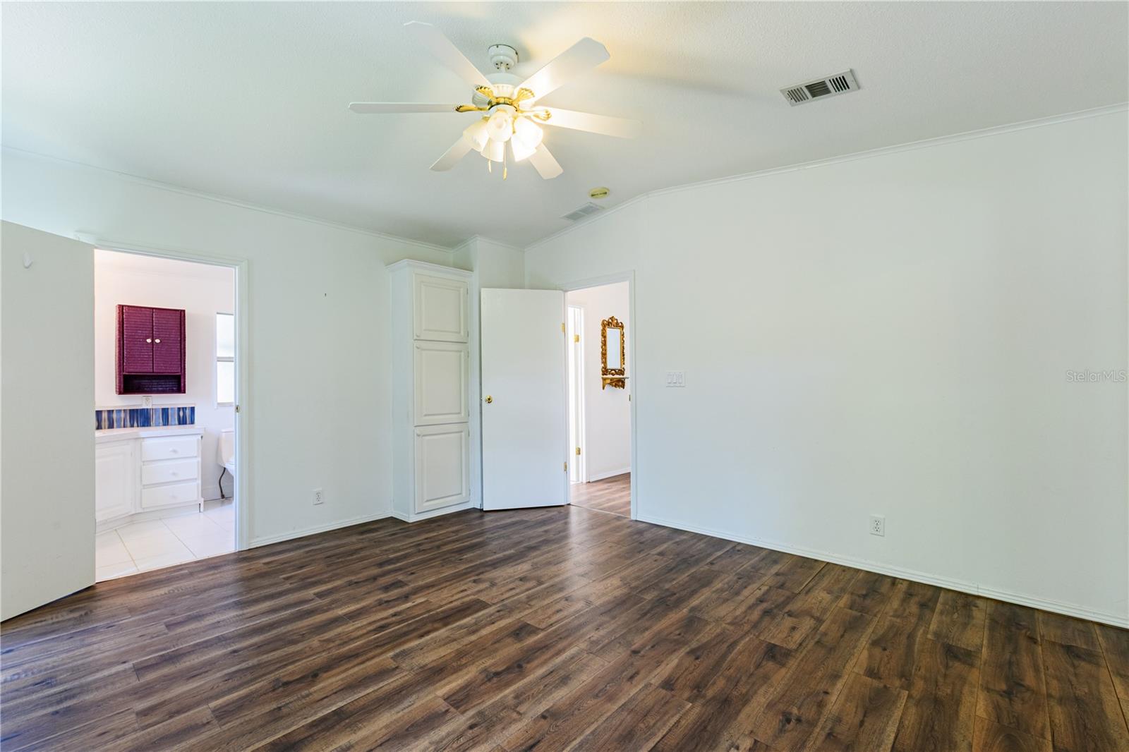 Image 25 of 52 For 5823 Navaho Court