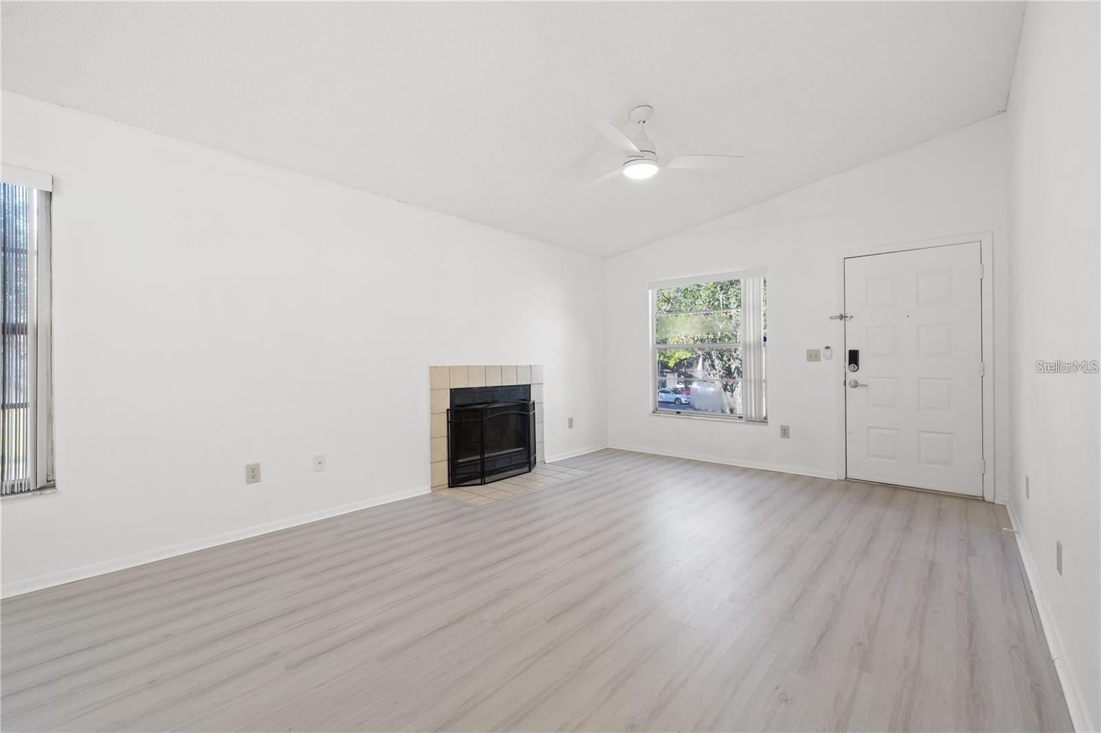 Image 2 of 19 For 4004 Dream Oak Place 203