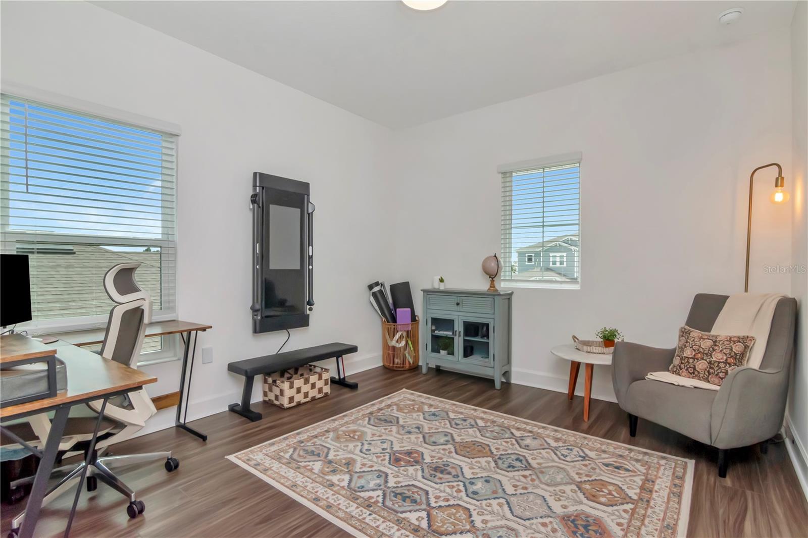 Image 21 of 73 For 979 Signet Drive