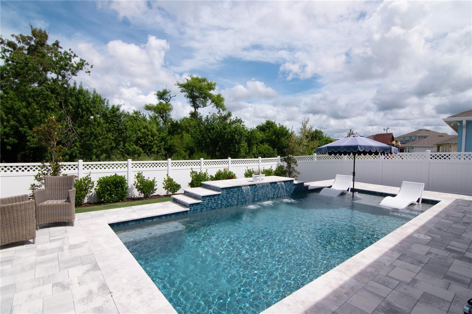 Image 35 of 73 For 979 Signet Drive