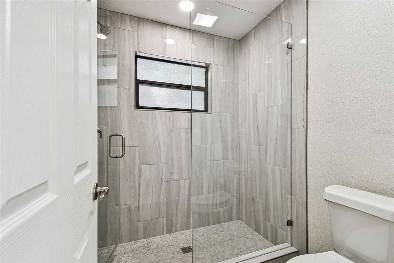 Image 41 of 71 For 2504 Gulfbreeze Circle
