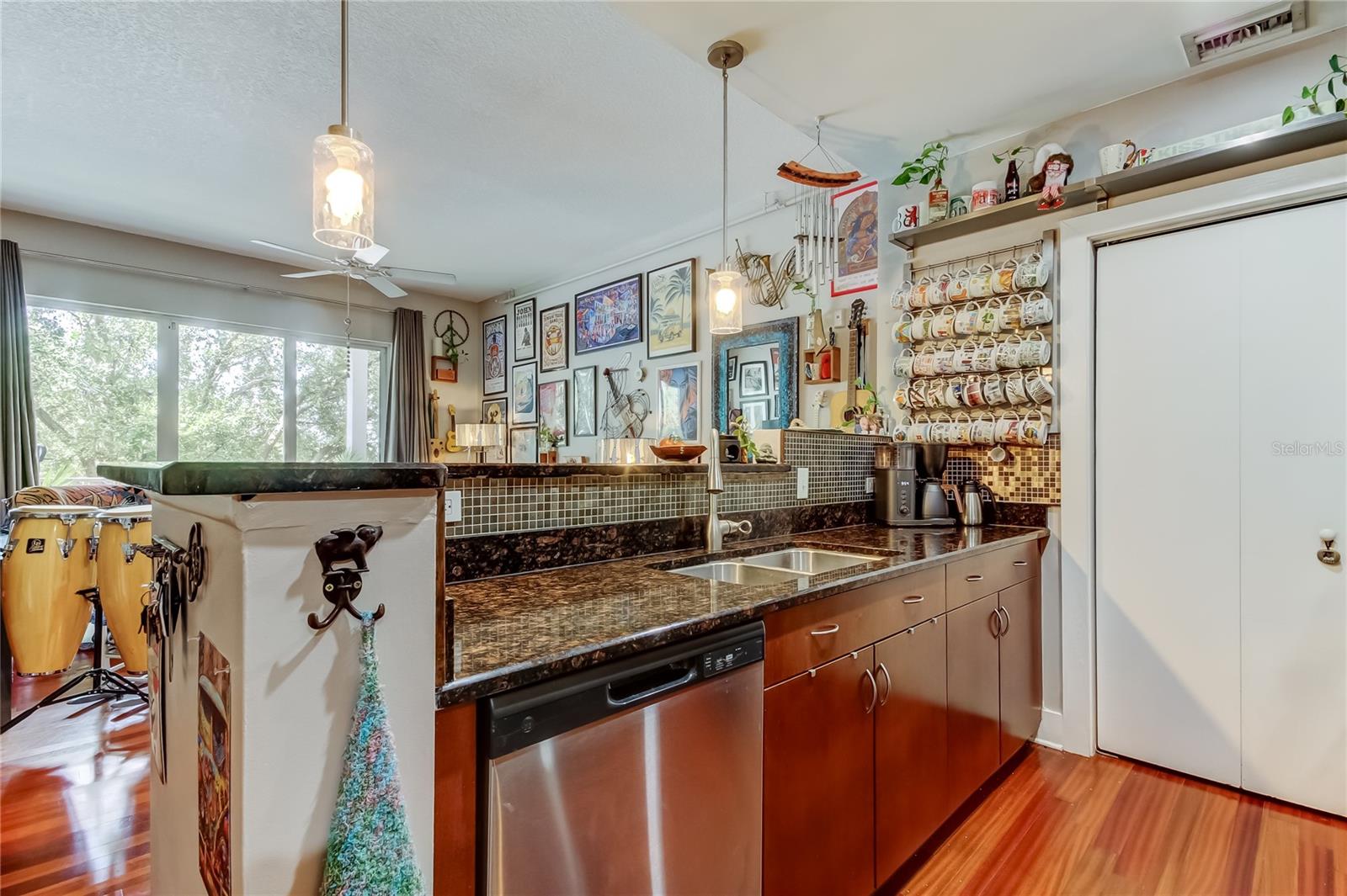 Image 5 of 31 For 1501 Doyle Carlton Drive 204