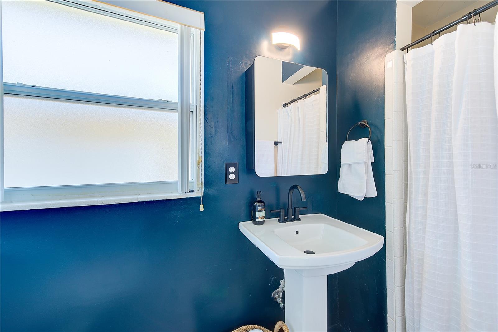 Image 12 of 31 For 14283 Sharon Dr