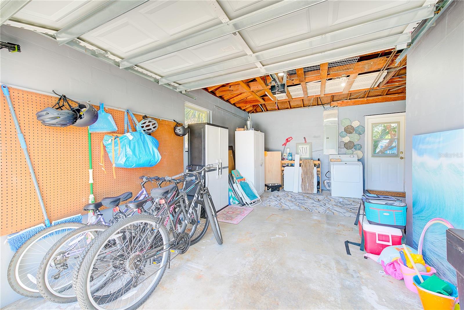 Image 29 of 31 For 14283 Sharon Dr
