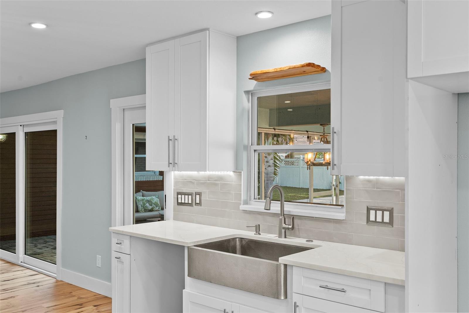 Image 16 of 56 For 710 Davis Boulevard