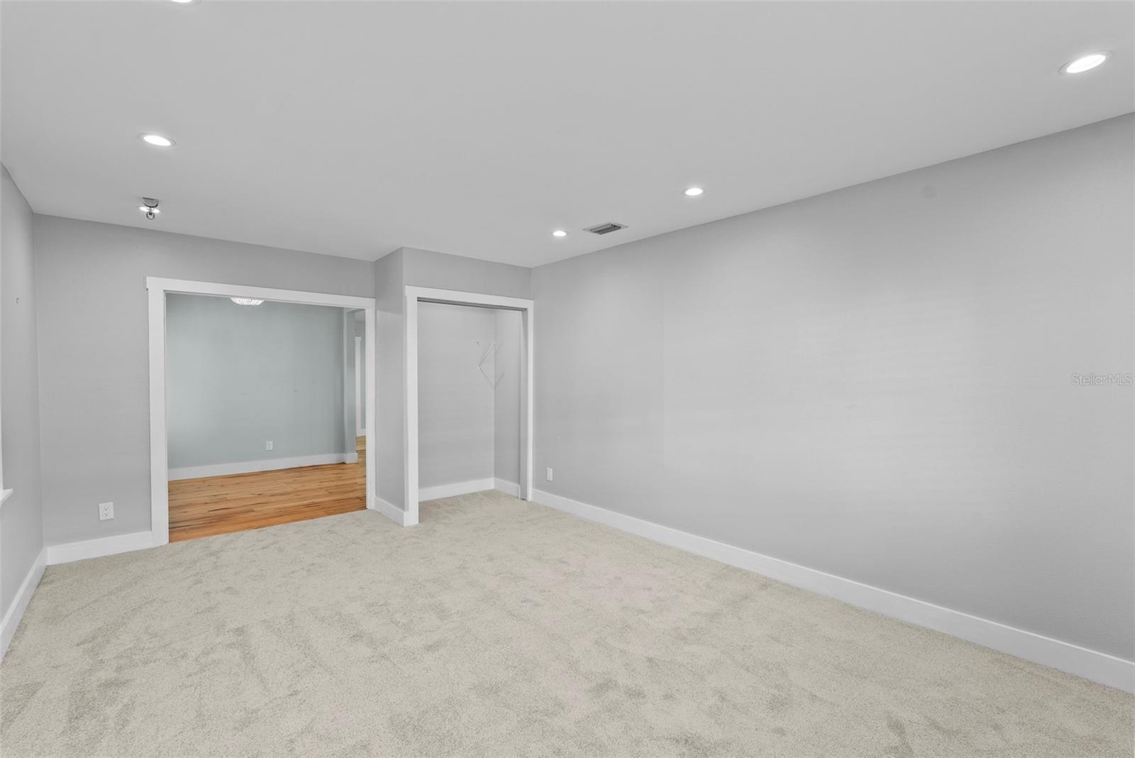 Image 18 of 56 For 710 Davis Boulevard