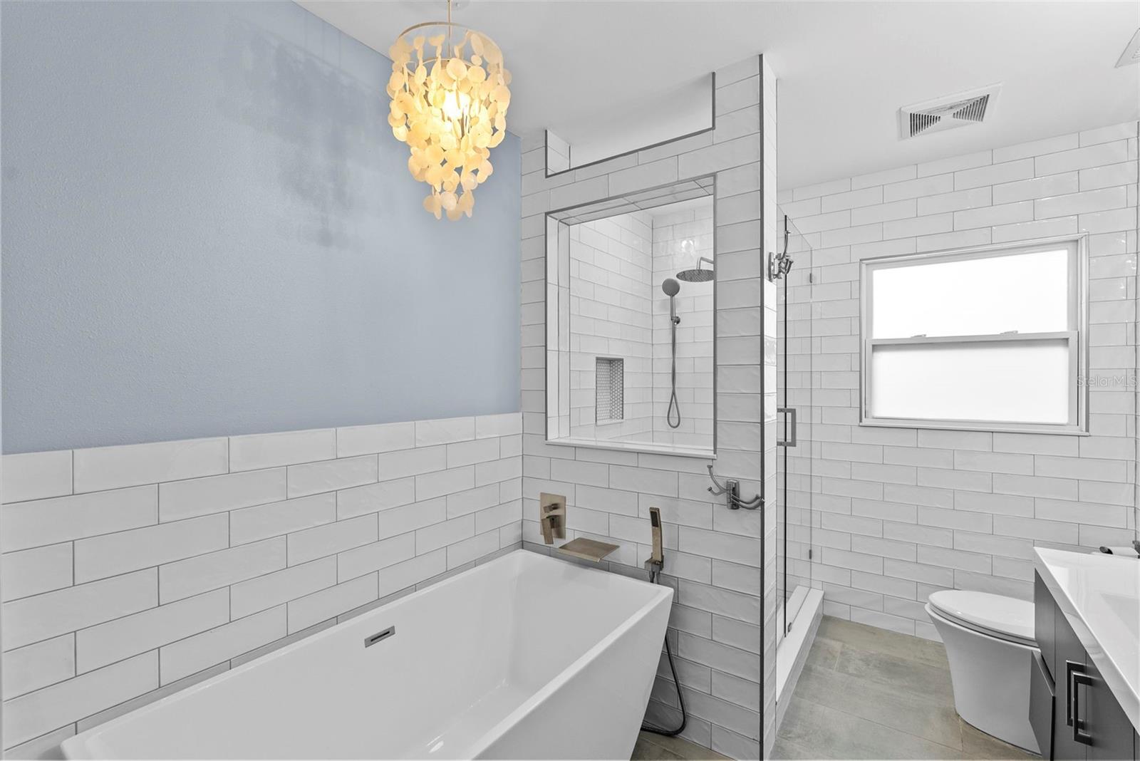 Image 25 of 56 For 710 Davis Boulevard