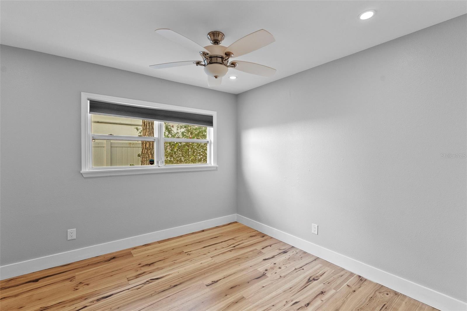 Image 28 of 56 For 710 Davis Boulevard