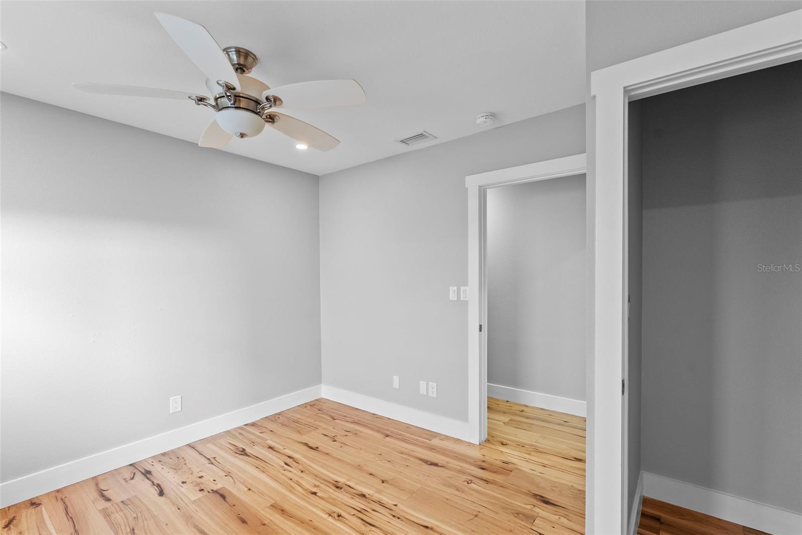 Image 29 of 56 For 710 Davis Boulevard