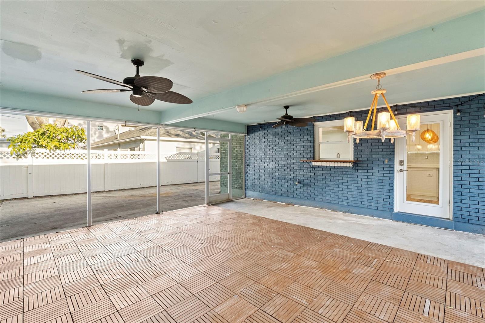 Image 37 of 56 For 710 Davis Boulevard