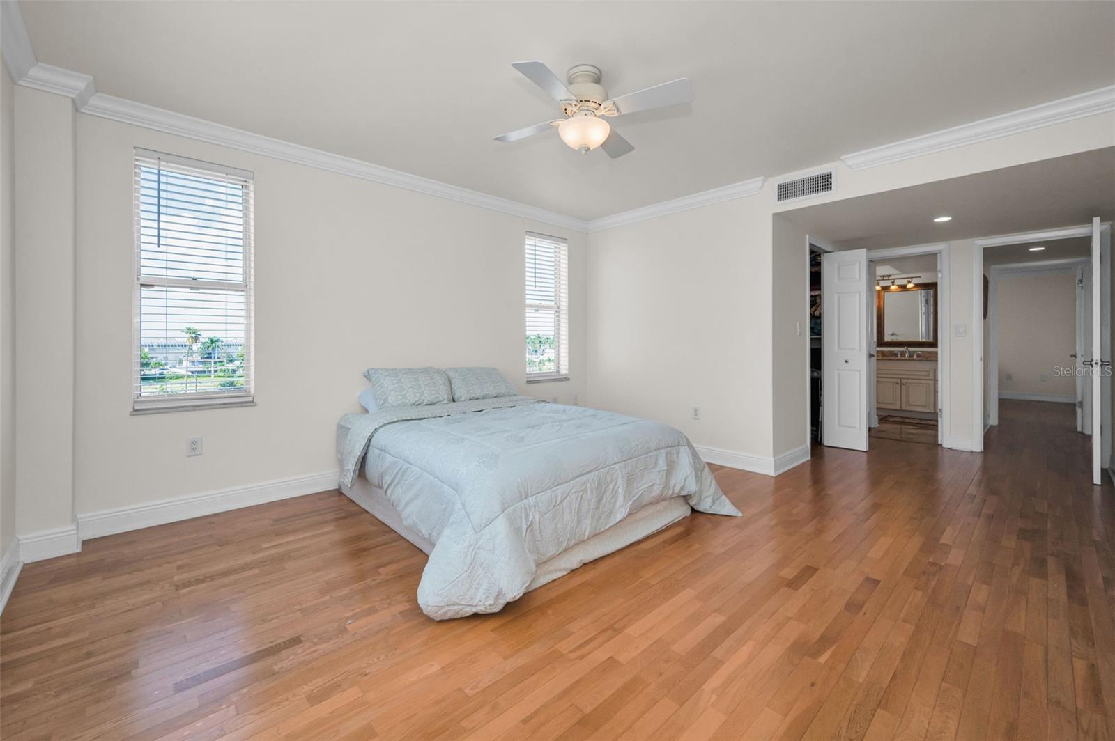 Image 17 of 62 For 5200 Brittany Drive S 510