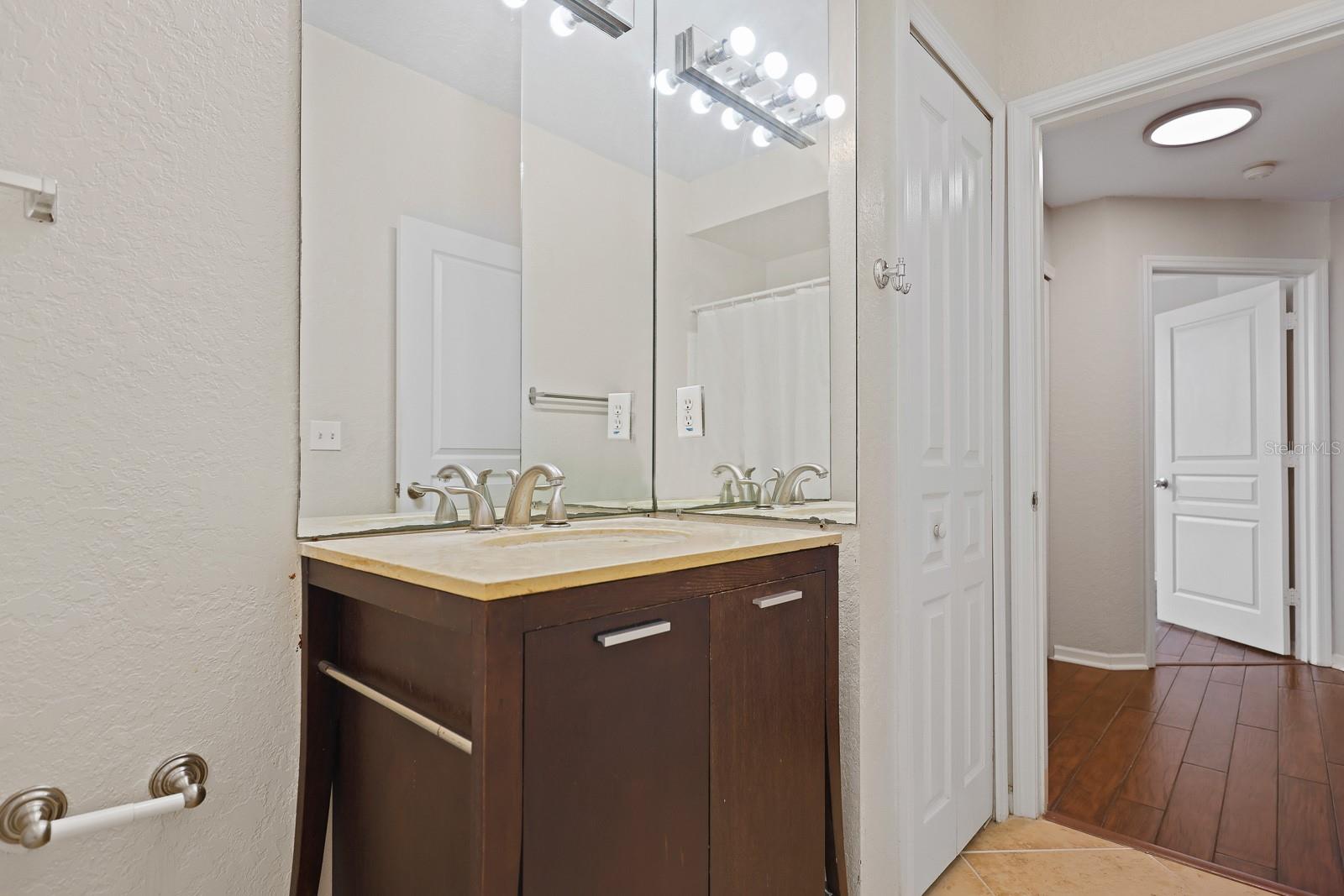 Image 19 of 33 For 17108 Carrington Park Drive 701