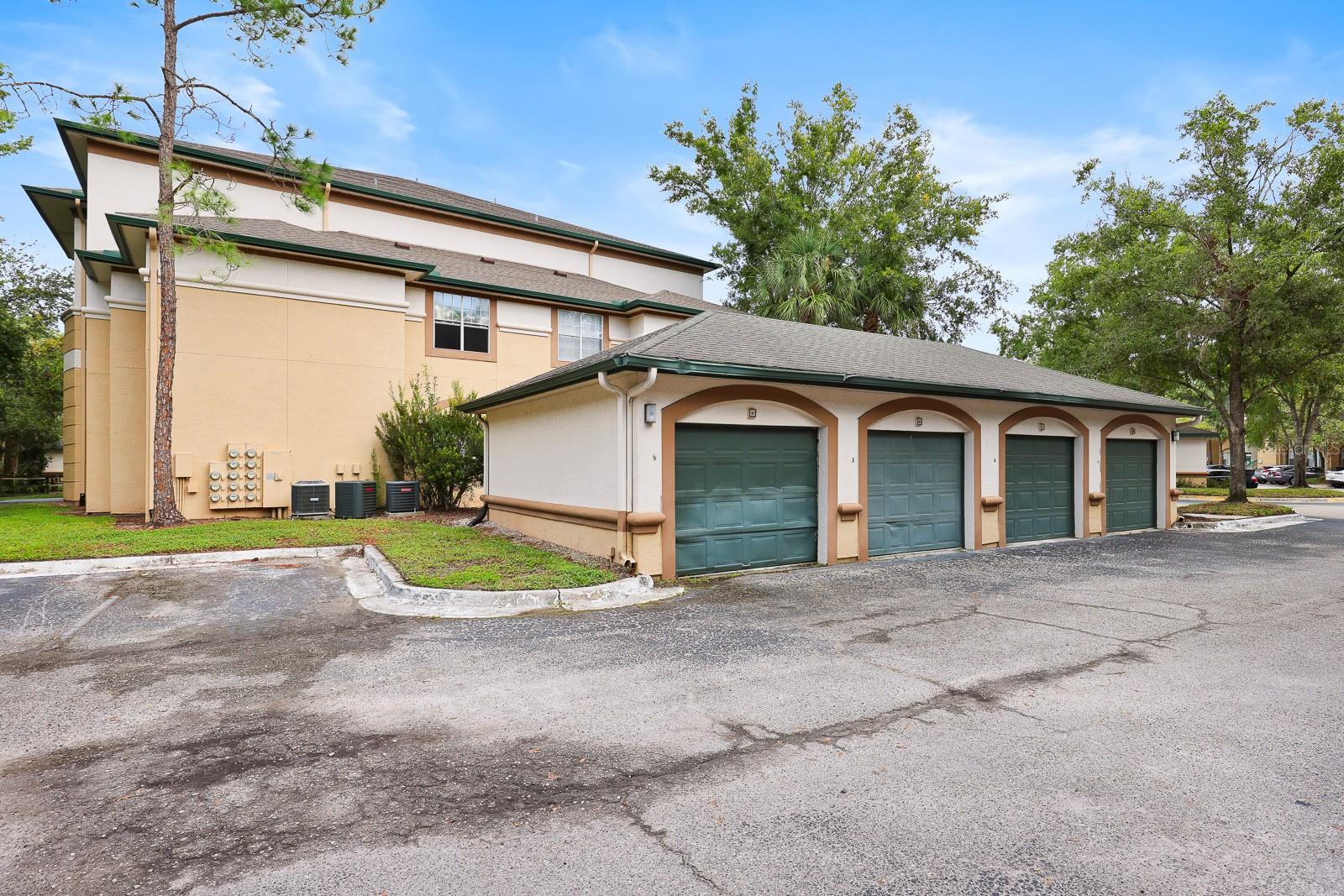 Image 25 of 33 For 17108 Carrington Park Drive 701