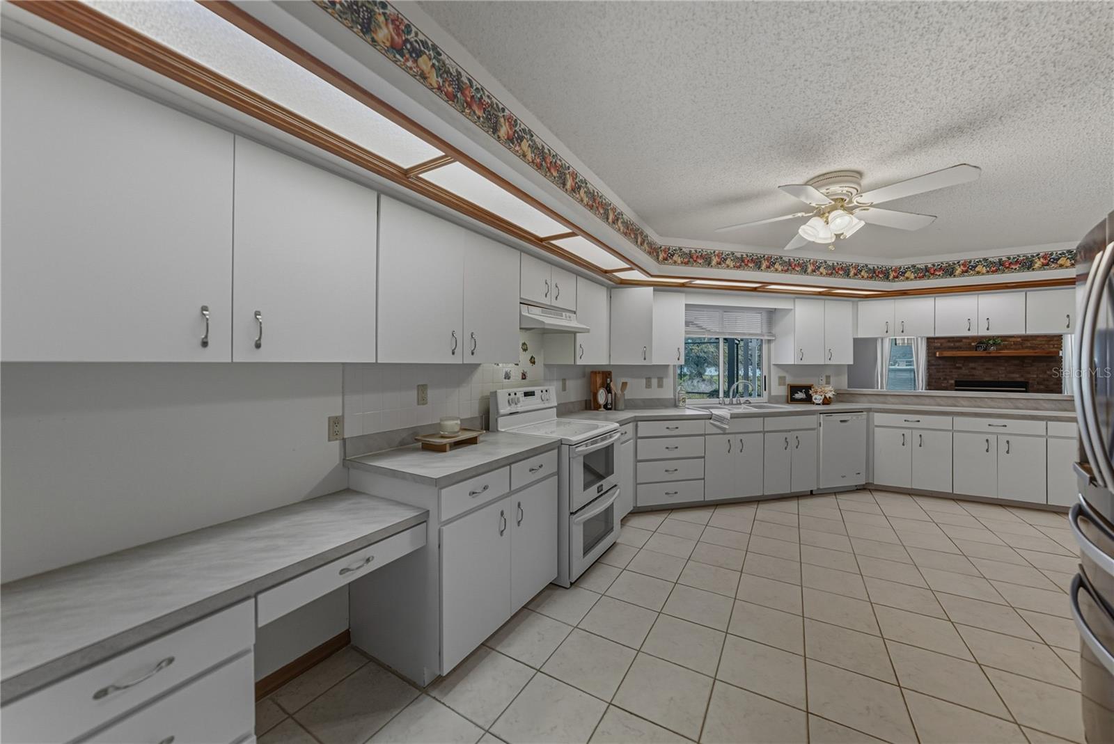 Image 36 of 92 For 1615 Lady Bowers Trail