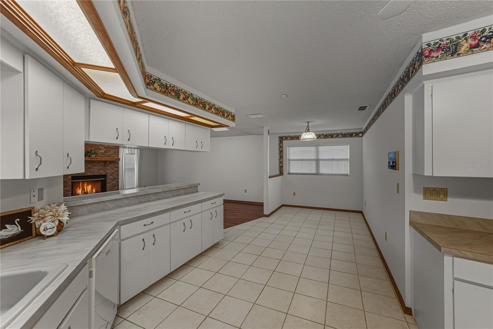 Image 39 of 92 For 1615 Lady Bowers Trail