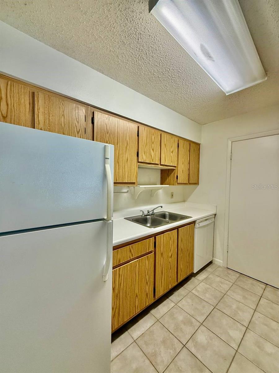 Listing photo id 5 for 13385 Arbor Pointe Circle 203