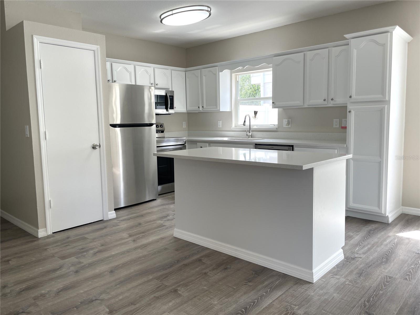 Image 3 of 20 For 16814 Stanza Court
