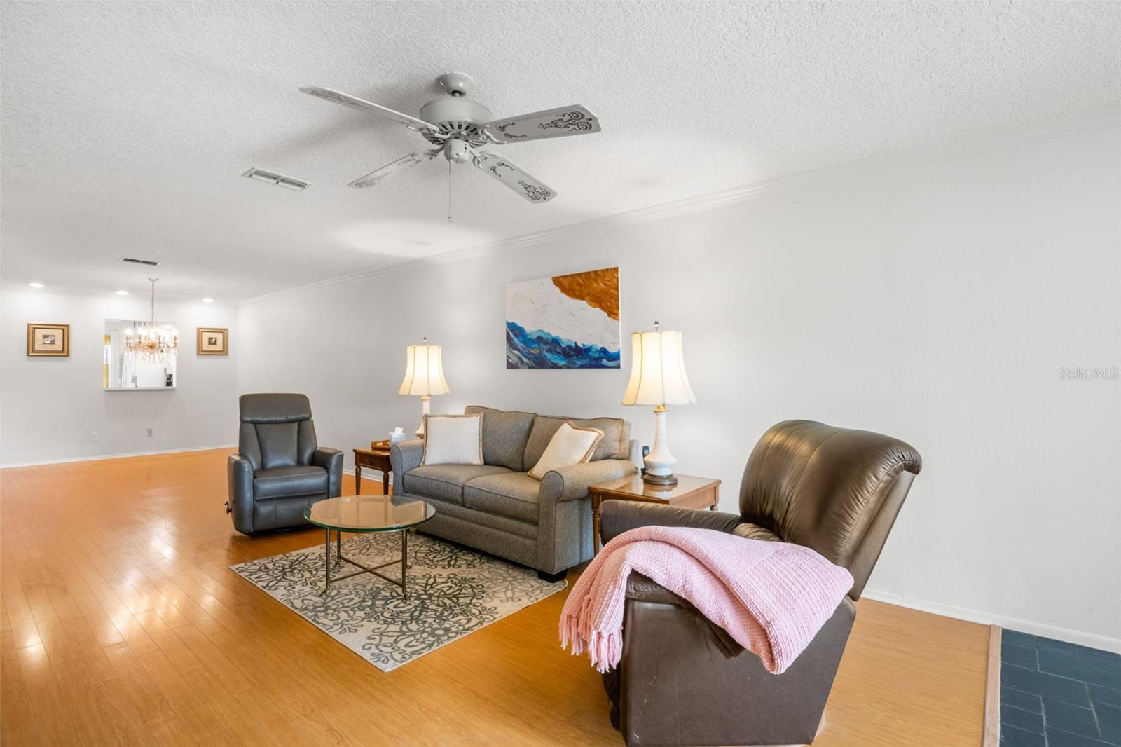 Image 19 of 61 For 1012 Dunrobin Drive D