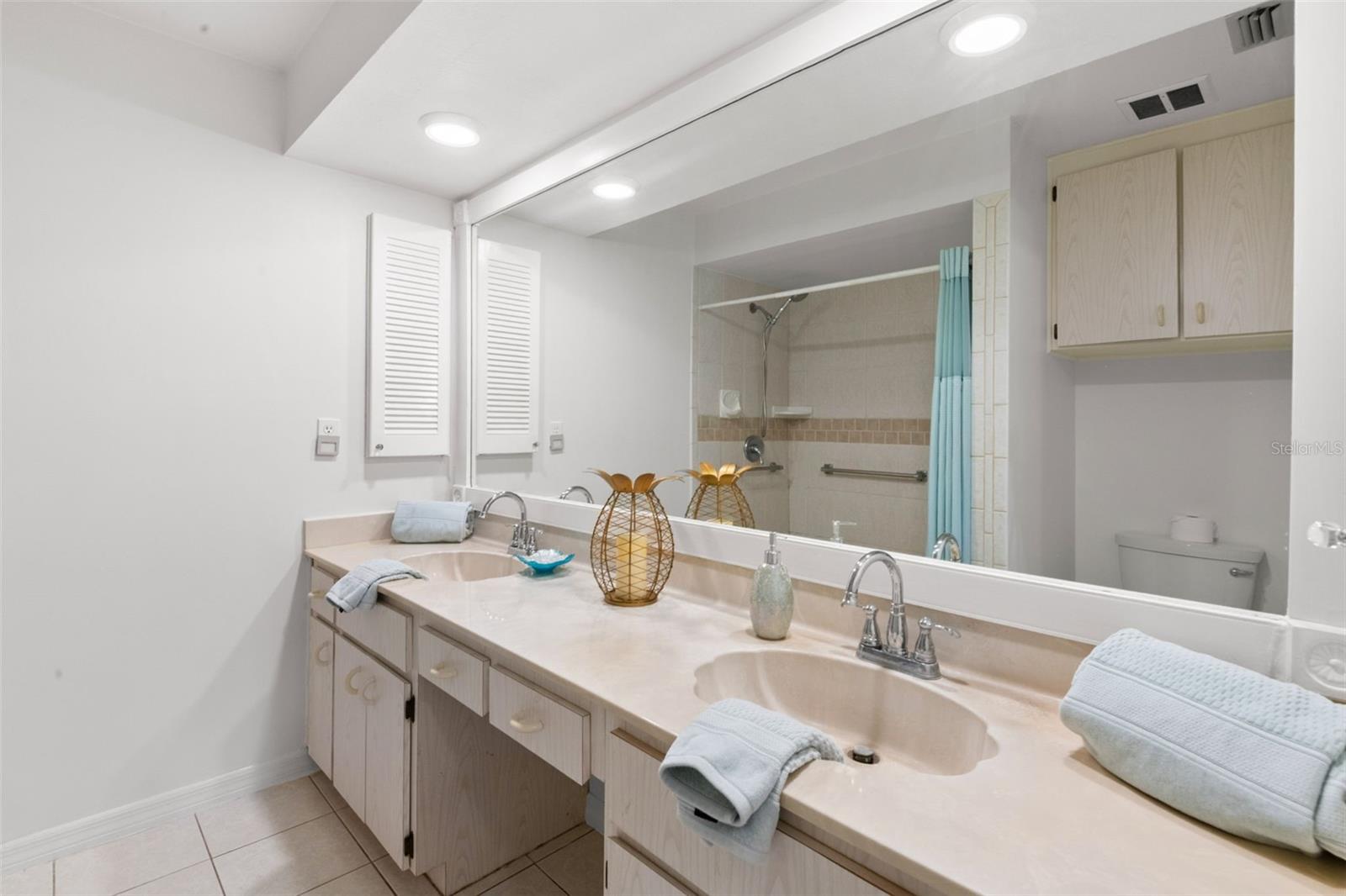 Image 32 of 61 For 1012 Dunrobin Drive D