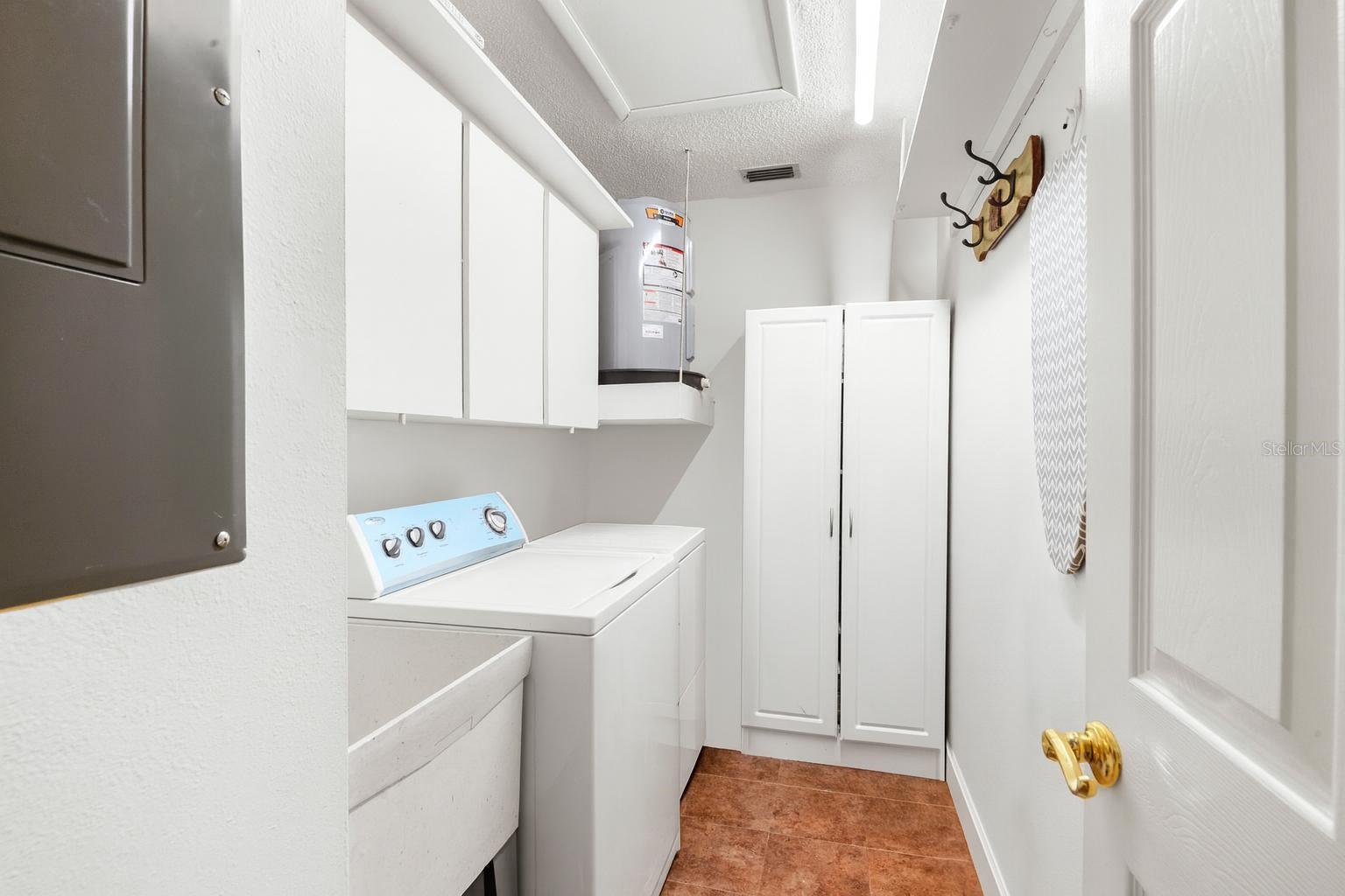 Image 38 of 61 For 1012 Dunrobin Drive D