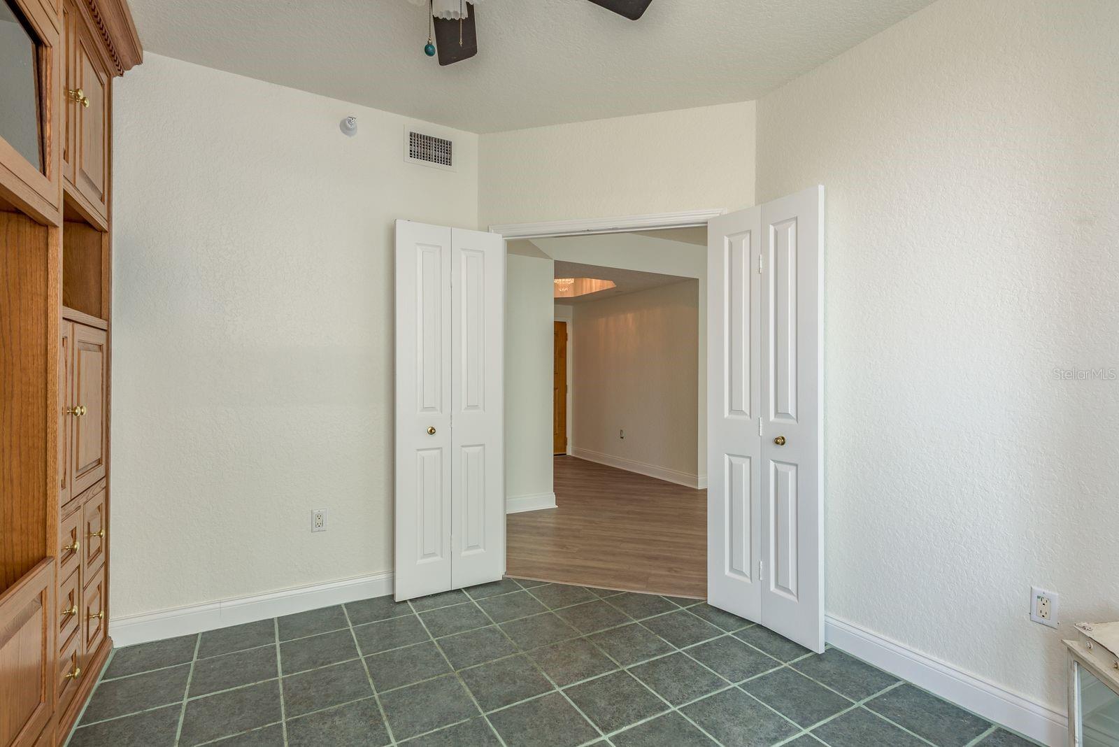 Image 10 of 78 For 1170 Gulf Boulevard 305
