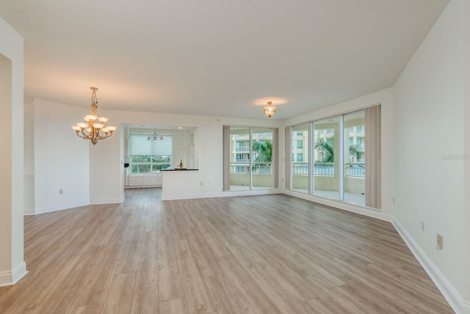 Image 11 of 78 For 1170 Gulf Boulevard 305