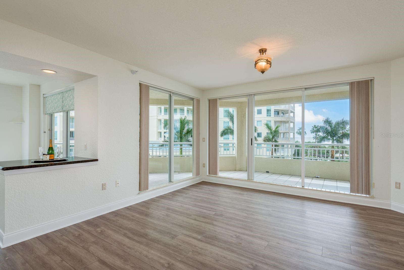 Image 14 of 78 For 1170 Gulf Boulevard 305