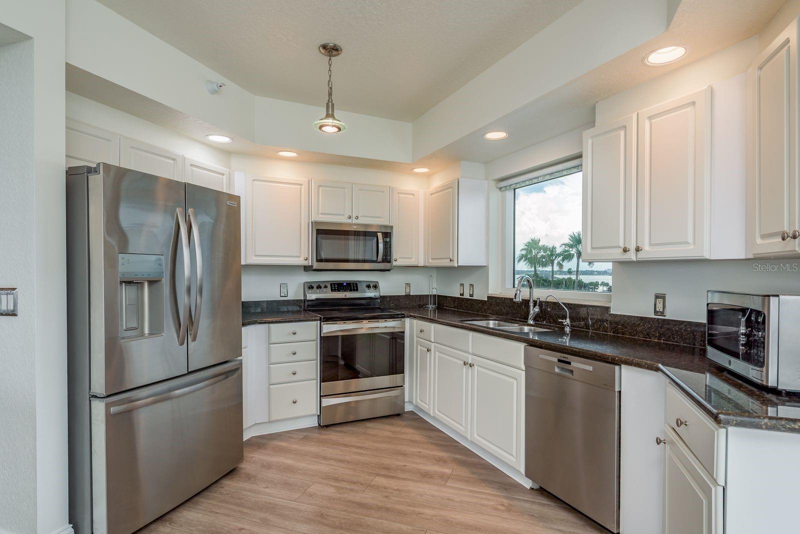 Image 17 of 78 For 1170 Gulf Boulevard 305