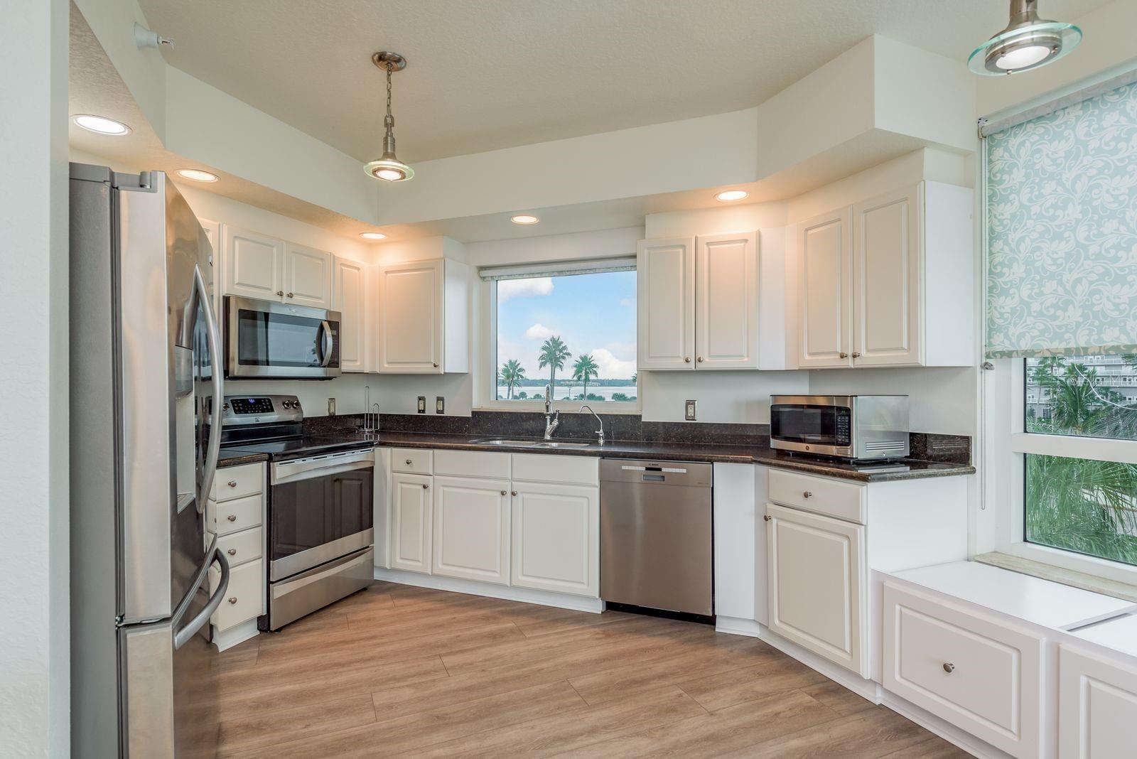 Image 18 of 78 For 1170 Gulf Boulevard 305