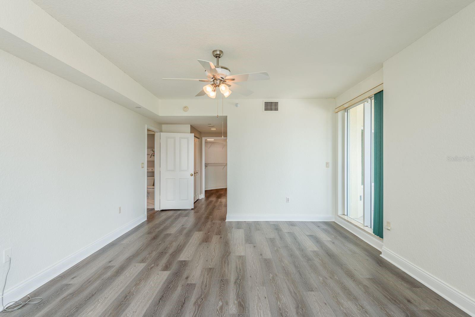 Image 21 of 78 For 1170 Gulf Boulevard 305