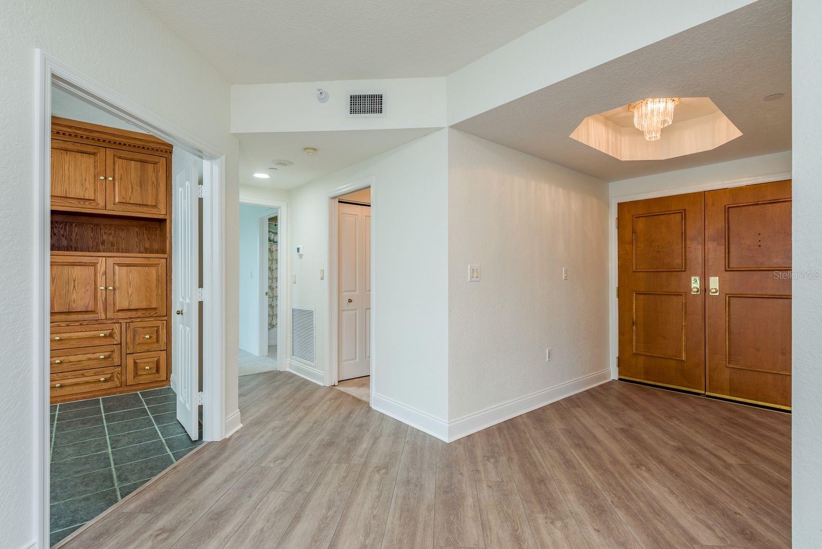 Image 7 of 78 For 1170 Gulf Boulevard 305