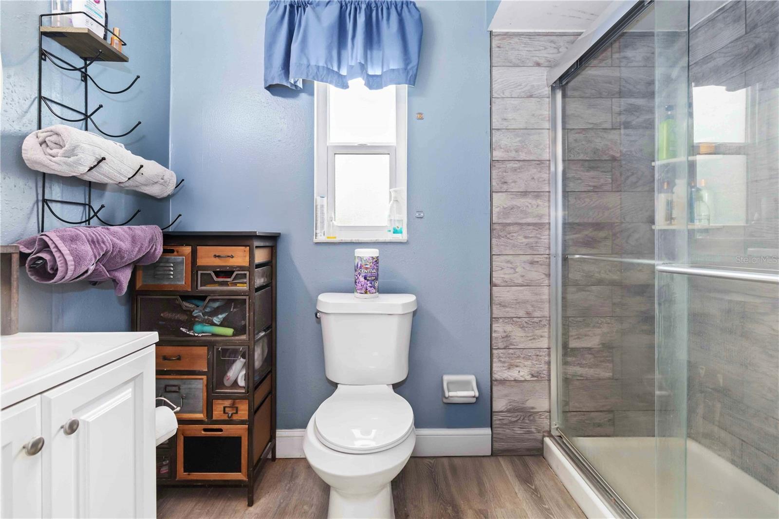 Image 19 of 30 For 6581 Bancroft Avenue