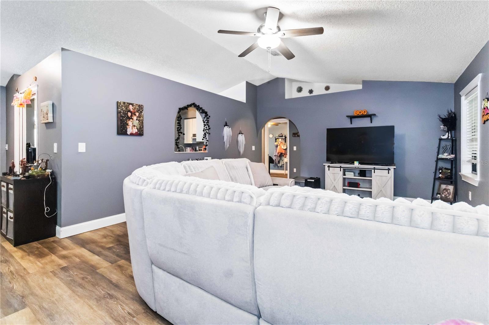 Image 7 of 30 For 6581 Bancroft Avenue