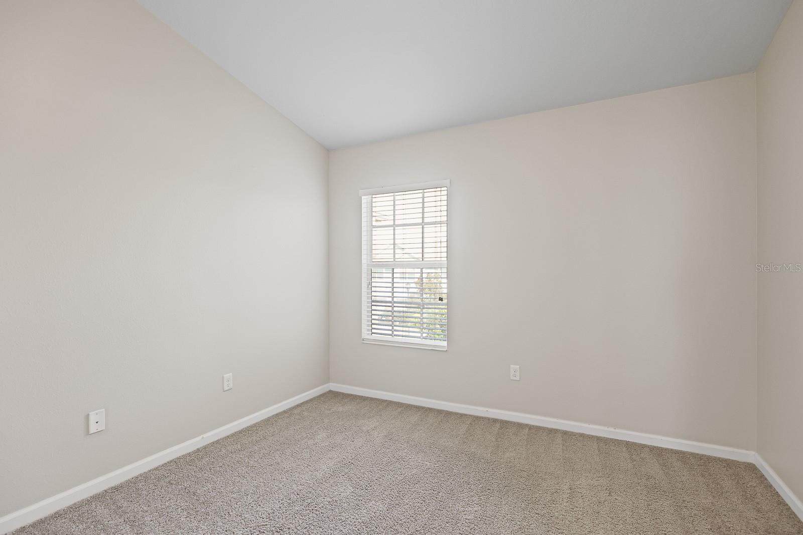 Image 18 of 30 For 10229 Red Currant Court