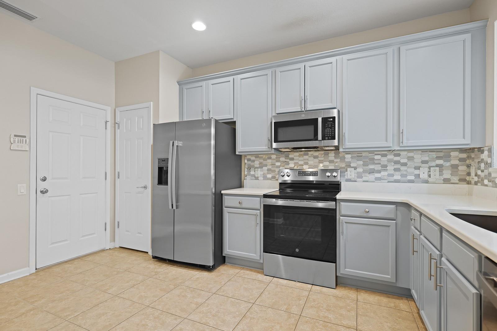 Image 8 of 30 For 10229 Red Currant Court